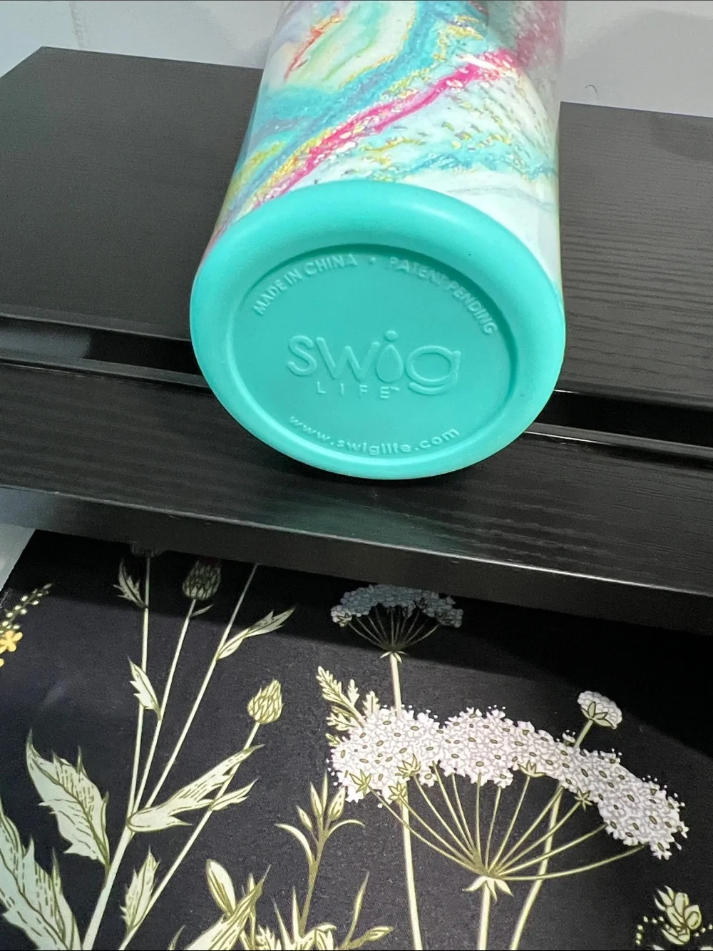 Very Gently used Swig Life 32oz Wanderlust Travel Tumbler